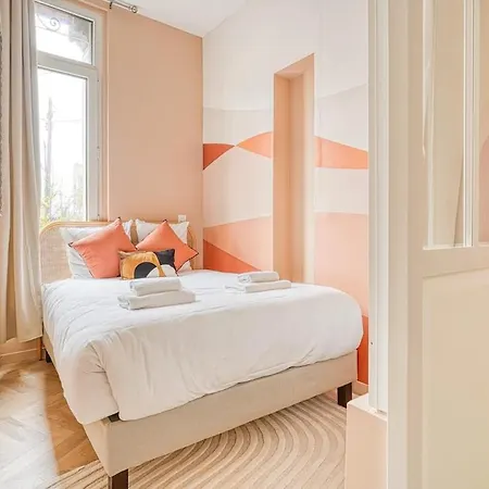 Comfortable 3 With Air Conditioning *