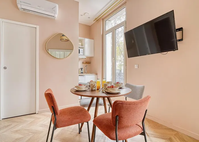 Апартаменты Comfortable 3 With Air Conditioning Париж